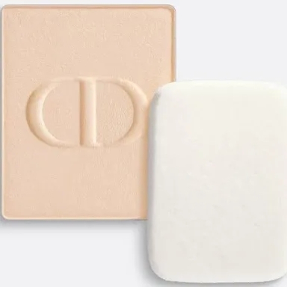 Dior Nude and Ivory Makeup Compact - Picture 1 of 4